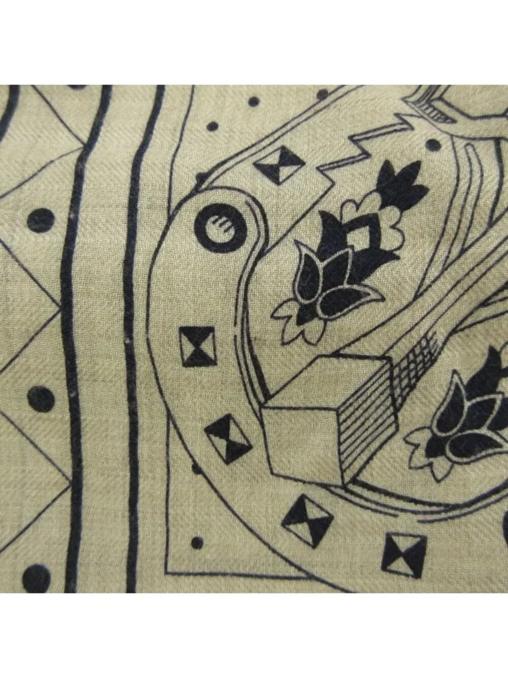 ★SOLD★ Hermes Carre Geant 140 Cheval de Coeur Cashmere Silk Large Scarf Beige - Picture 14 of 15